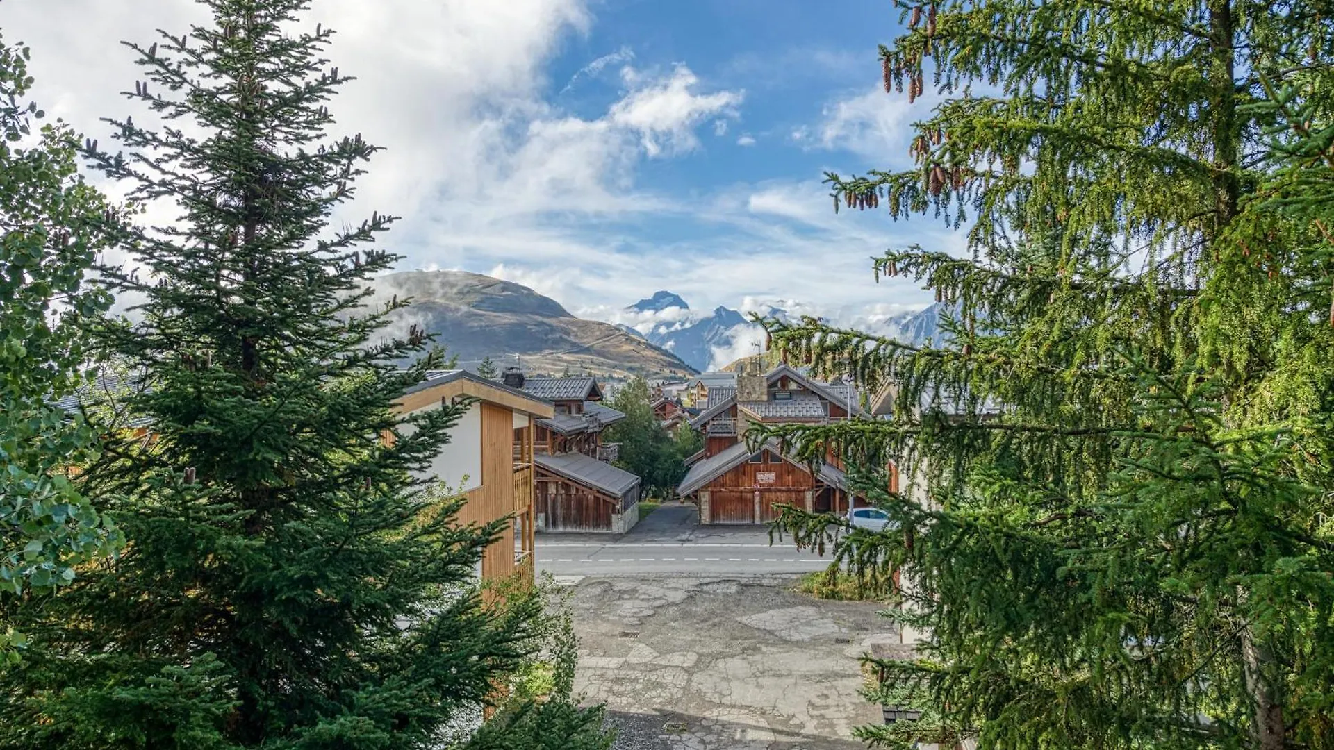 Homency - Chalet Alpaga Alpe d'Huez 0*,  France
